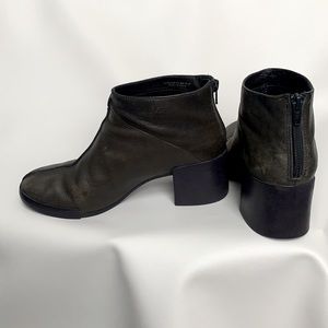 COPY - Camper Lotta ankle back zip boot size 39 GUC